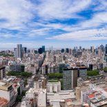 Entre los grandes centros urbanos sobresale la Ciudad de Buenos Aires, entre otros. Entre los grandes centros urbanos sobresale la Ciudad de Buenos Aires, entre otros.
