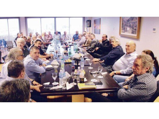 peso relativo. Los gremios mayoritarios, reunidos el miércoles en Petroleros, temen que la alianza Moyano-Barrionuevo pueda frustrar sus planes de encumbrar a Daer.