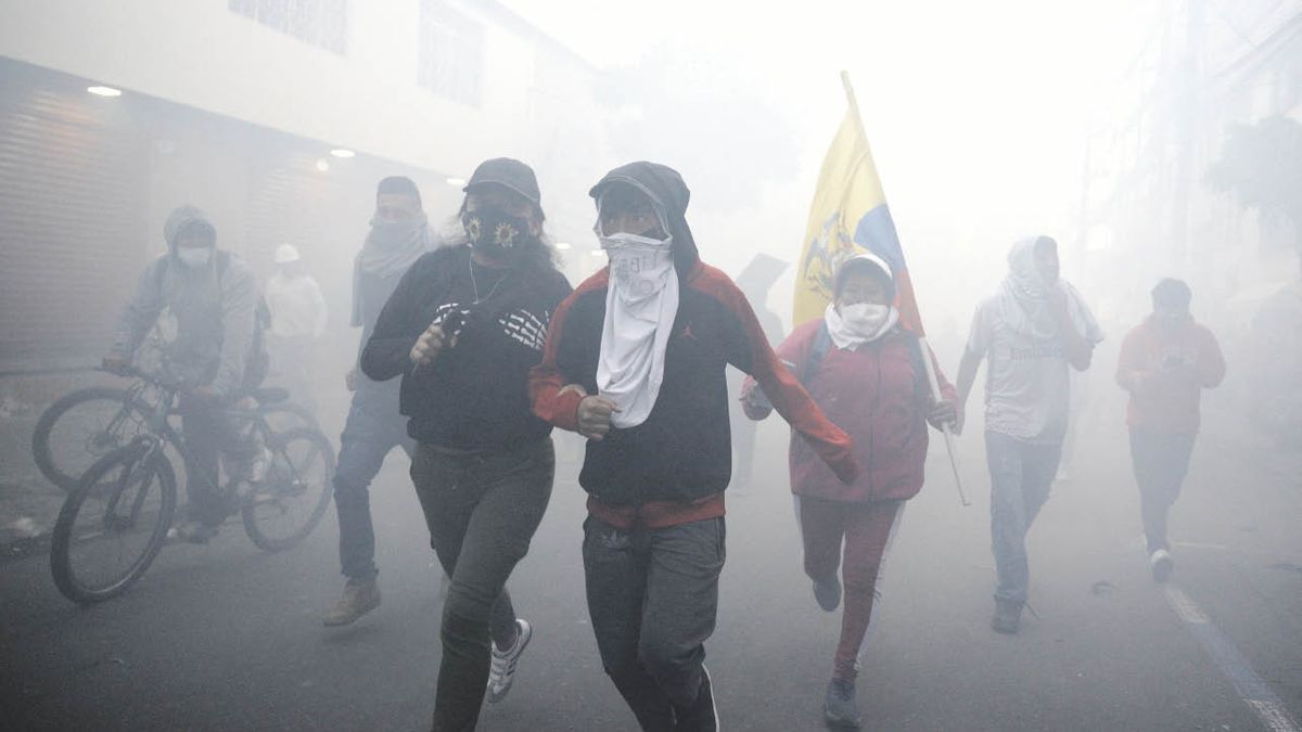 thousands of indigenous people tried to take over the Assembly