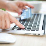 Bancos tradicionales, billeteras virtuales y fintechs ya comenzaron a desplegar promociones que incluyen hasta 24 cuotas sin interés, descuentos de hasta 55% y beneficios especiales en rubros como tecnología, turismo, electrodomésticos, indumentaria y belleza. Bancos tradicionales, billeteras virtuales y fintechs ya comenzaron a desplegar promociones que incluyen hasta 24 cuotas sin interés, descuentos de hasta 55% y beneficios especiales en rubros como tecnología, turismo, electrodomésticos, indumentaria y belleza.