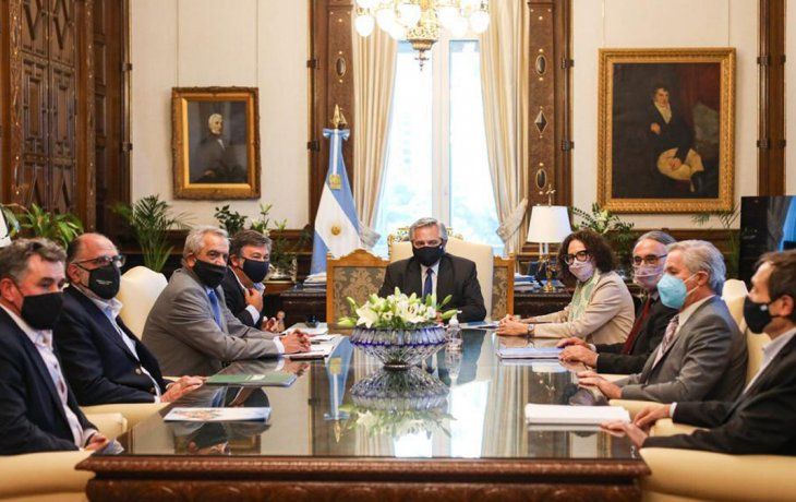DIÁLOGO. También de la reunión participaron el ministro Luis Basterra, el canciller Felipe Solá, Gustavo Béliz, y la vicejefa de Gabinete, Cecilia Todesca.