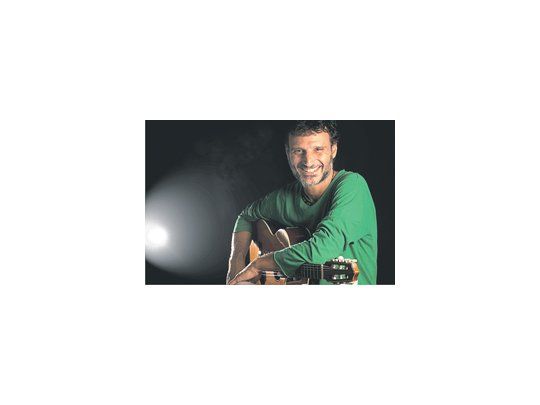 Beto Caletti: «Yo me siento un músico haciendo mi propia música, no ‘la música de Brasil’, aunque los rótulos a veces sean inevitables».