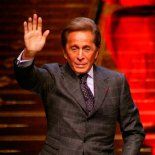 El adiós a un gigante de la moda, admirado por millones. El adiós a un gigante de la moda, admirado por millones.