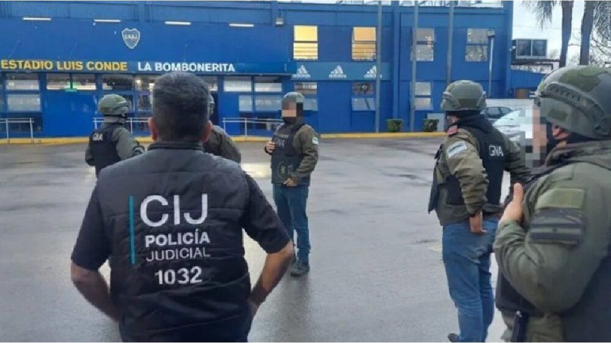 Scandal in Boca: they raid the Bombonera for selling false tickets