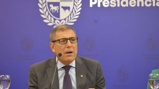 Gabriel Oddone descartó de plano abrir una negociación con el PIT-CNT por cambios en la estructura tributaria. Gabriel Oddone descartó de plano abrir una negociación con el PIT-CNT por cambios en la estructura tributaria.