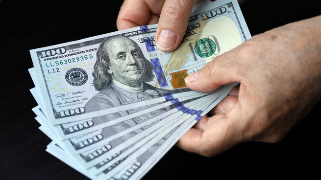 Los bancos pagan TNA de 3% por los plazos fijos en dólares. 