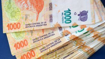 ¿quienes son los que tienen la mayor parte de la deuda en pesos?
