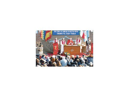 Jorge Bergoglio criticó a los «que parecen porteños porque recurren al no te metás» durante la misa por San Pantaleón en Mataderos.