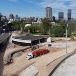 Las obras buscan mejorar la conexión entre Lugones, Udaondo y la Costanera, además de generar un nuevo vínculo entre la Ciudad y el Río de la Plata. Las obras buscan mejorar la conexión entre Lugones, Udaondo y la Costanera, además de generar un nuevo vínculo entre la Ciudad y el Río de la Plata.