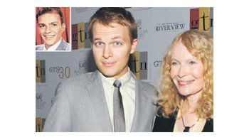 Mia Farrow dijo ayer que Ronan podría ser hijo de Sinatra y no de Woody Allen.  El sitio estadounidense “Page Six” publicó esta foto comparativa.