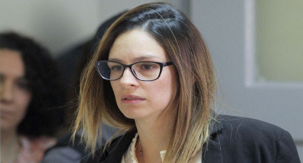 En consenso con el fiscal, la mujer se declaró culpable por lesiones leves y deberá cumplir la pena bajo la modalidad domiciliaria.