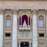 Empleados del Vaticano se declaran insatisfechos y denuncian injusticias y maltrato. Empleados del Vaticano se declaran insatisfechos y denuncian injusticias y maltrato.