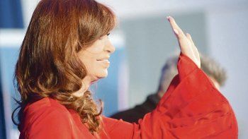 reaparición. Cristina de Kirchner se presentó el sábado en La Plata ante una multitud. No estuvo Alberto F.