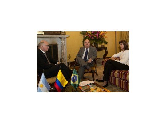 Argentina y Brasil buscan mediar entre Caracas y Bogotá