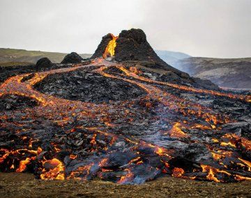 Impresionante: un dron captó imágenes sobre el volcán en Islandia