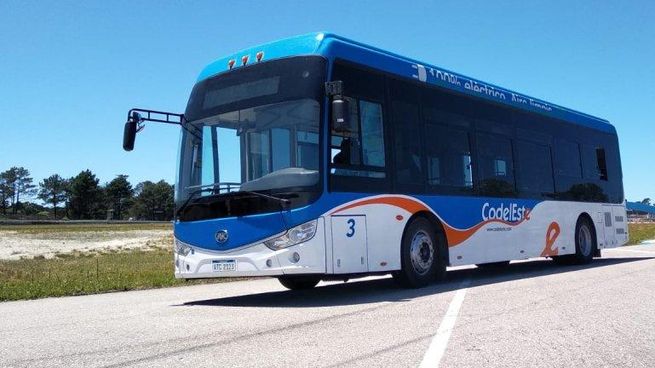 Montevideo completó una exitosa emisión de deuda, con una demanda que casi duplicó la oferta.