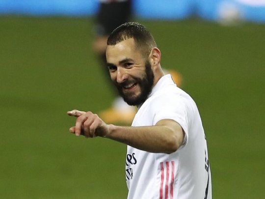 Karim Benzema agiganta su leyenda y se acerca a una marca histórica.