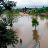 Efecto El Niño: las inundaciones agravan la situación en el Litoral y hay cientos de evacuados.