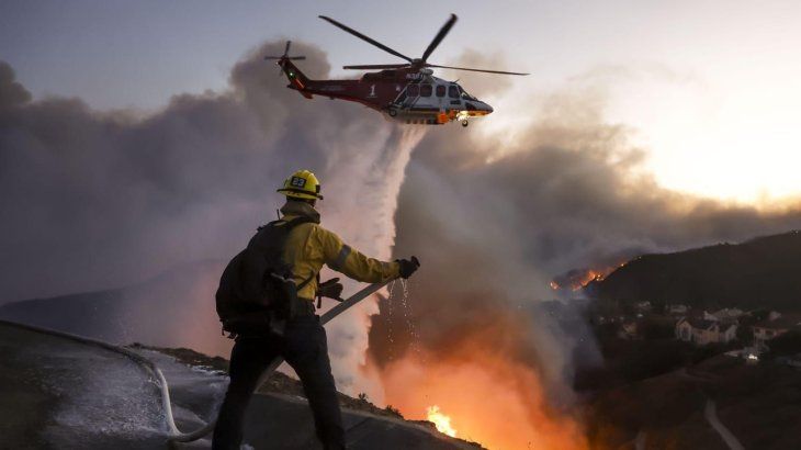 La magnitud se desató este martes en Los Ángeles, California, y obligó a más de 80.000 personas a evacuar sus casas.