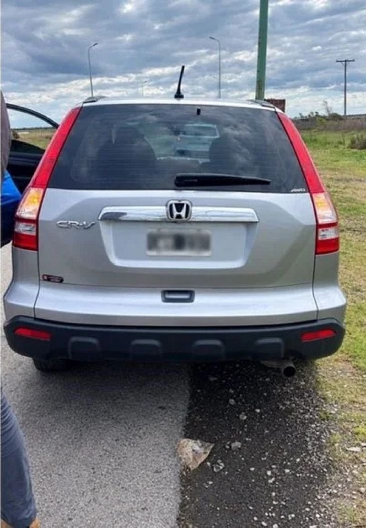 El vehículo se trata de una Honda CR-V, dominio GWN 197, la cual figuraba en el oficio de pedido de la causa Hotesur, a nombre del diputado.
