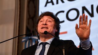 El candidato presidencial argentino, Javier Milei, viajó a Colonia para conocer un megaproyecto uruguayo.