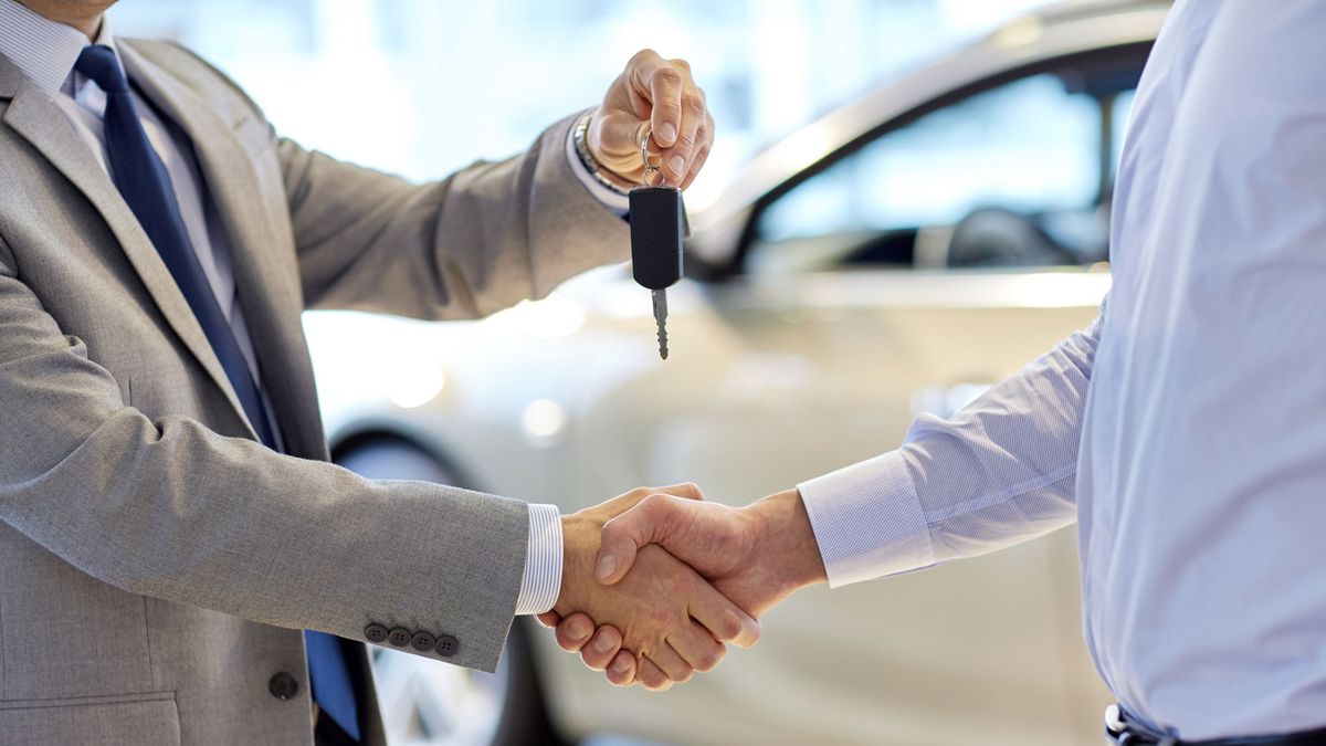 The sale of 0km vehicles suffered an year -on -year drop of 2.2% in April