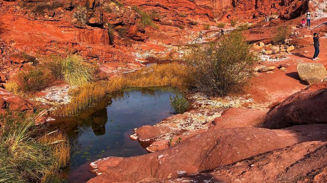 Reserva geológica y aguas termales son algunos de los atractivos turísticos que ofrece este pueblo de Catamarca