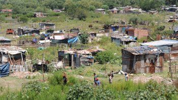 grave: mas de un millon de personas viven en condiciones de hacinamiento critico