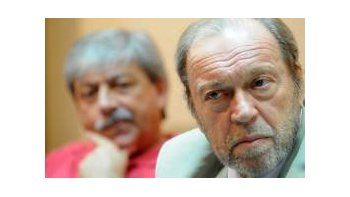 El titular de la Sociedad Rural, Hugo Biolcati. De fondo, su par de Federación Agraria, Eduardo Buzzi.