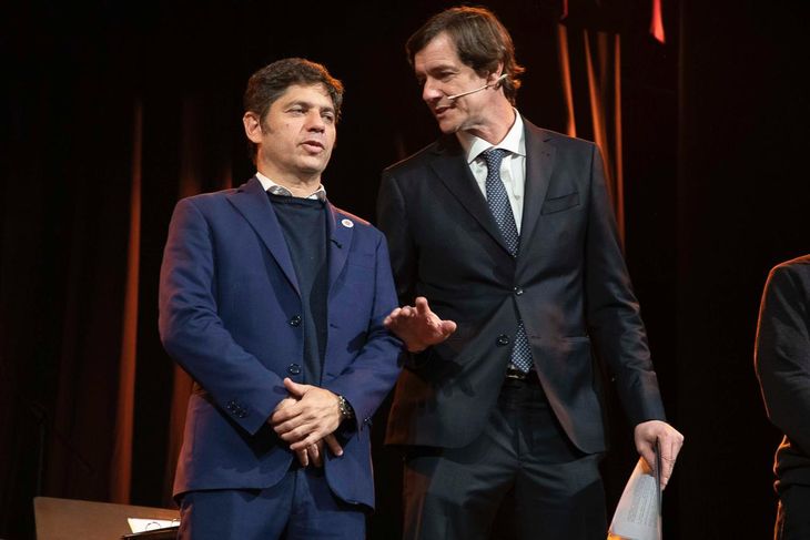 Axel Kicillof y Luciano Galfione, presidente de Pro Tejer.