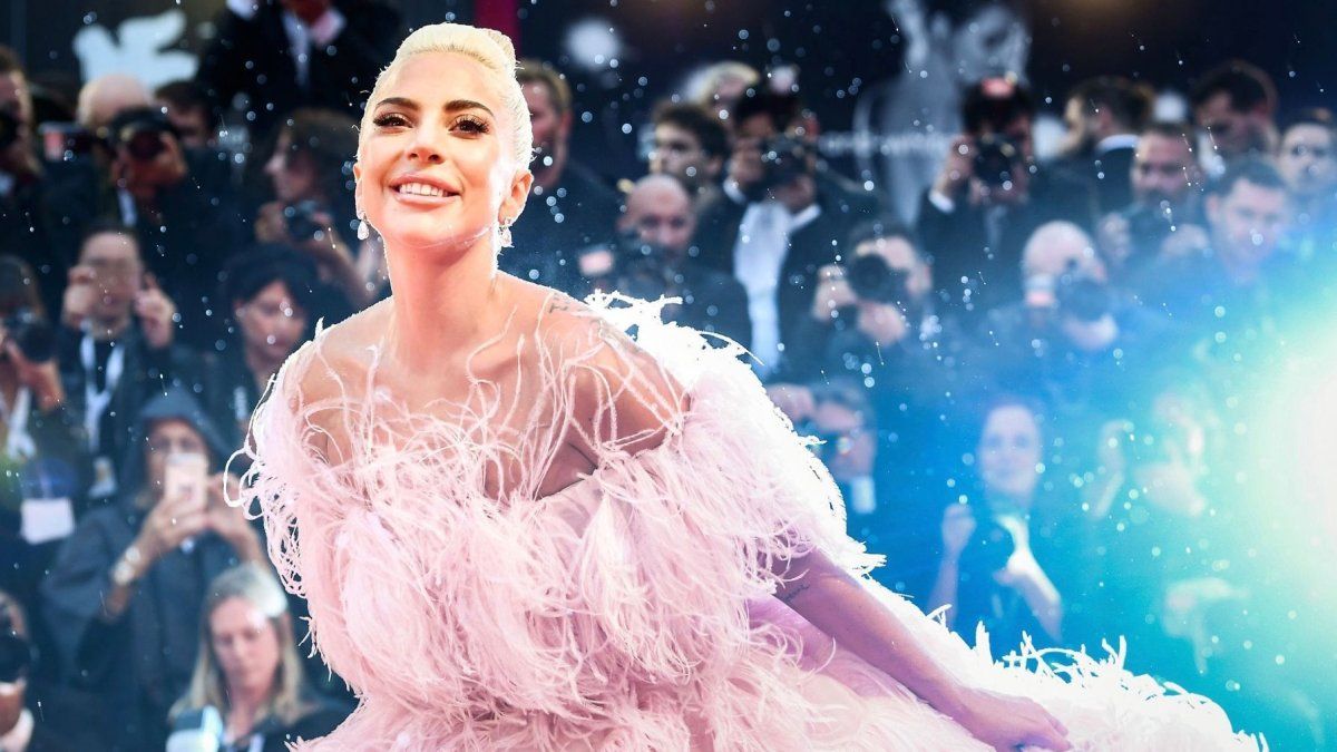 This is the luxurious mansion of Lady Gaga in Los Angeles that was saved by very little of the fires