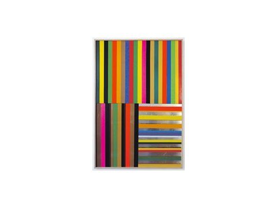 Dueño de un estilo inconfundible, determinado por bandas de colores radiantes, en su actual exhibición en Recoleta, Andrés Sobri-no explora otras formas, otros materiales y también otra estética.