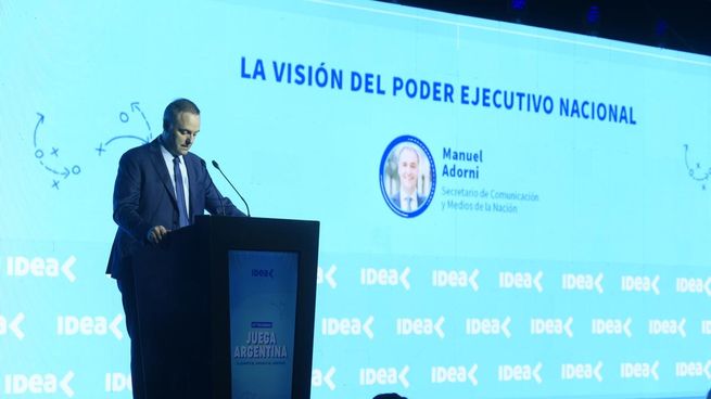 Manuel Adorni expuso en el 61° Coloquio de IDEA.