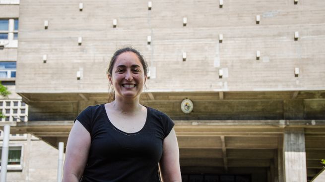 Claudina Rattaro tiene un Máster y Doctorado en Ingeniería Eléctrica por la Facultad de Ingeniería de la Universidad de la República (UdelaR).