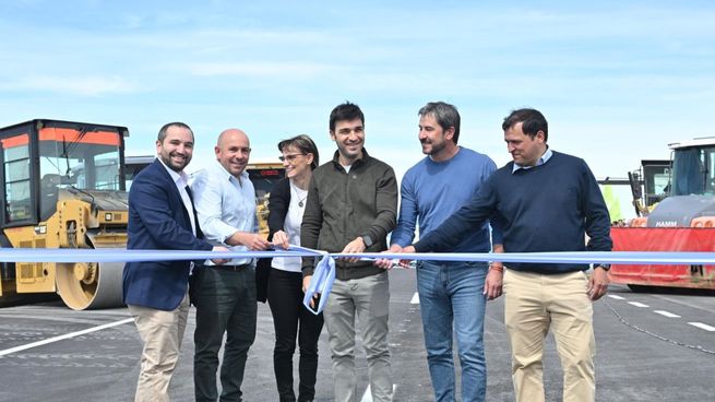 Ignacio Torres durante la inauguración de las obras en la autovía Puerto Madryn-Trelew.