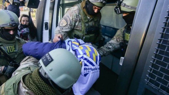 Detuvieron al nuevo capo de la barra de Rosario Central por el crímen de Pillín Bracamonte.