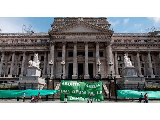 Hay división entre quienes impulsan el proyecto tal como viene de Diputados y los que plantean cambios. En No mantiene una leve ventaja.