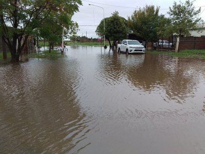 Dos muertos y miles de evacuados por inundaciones en el noreste