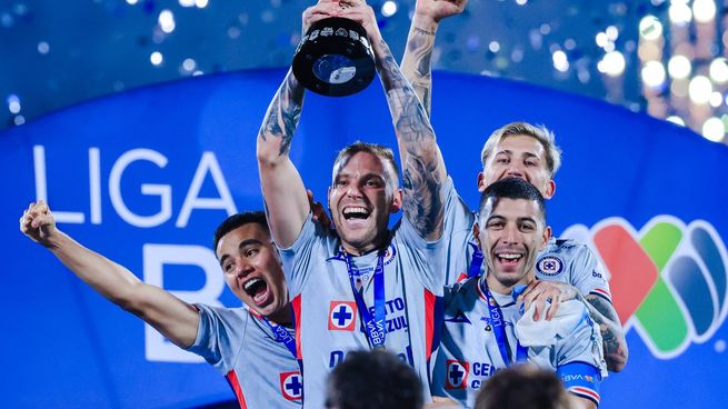 Cruz Azul le ganó 2-1 a Pumas, se coronó campeón del Clausura 2026 y llegó a los diez títulos en su historia.