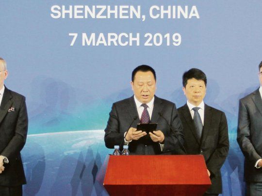 Contraataque. La plana mayor de la empresa tecnológica Huawei anunció ayer, durante una conferencia de prensa brindada en Shenzhen, sur de China, una ofensiva legal contra las restricciones que le impone EE.UU.