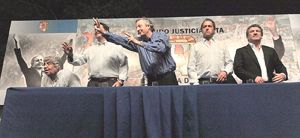 Hugo Moyano, Jorge Capitanich, Néstor Kirchner, Daniel Scioli y Sergio Urribarri, durante un acto del PJ.