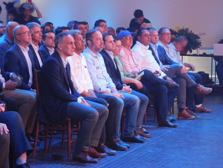 Del evento organizado en el complejo eólico, ubicado en el estado de Bahía, al nordeste de Brasil, participaron directivos de PAE y autoridades nacionales, estaduales y municipales del vecino país. Del evento organizado en el complejo eólico, ubicado en el estado de Bahía, al nordeste de Brasil, participaron directivos de PAE y autoridades nacionales, estaduales y municipales del vecino país.