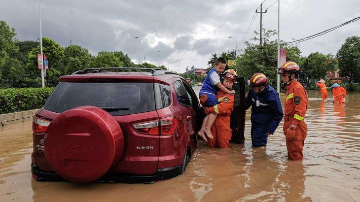 El norte de China se prepara para la llegada del tifón Doksuri. 