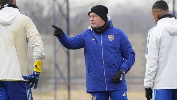 Sebastián Battaglia probó los once de Boca que jugarán ante Corinthians.