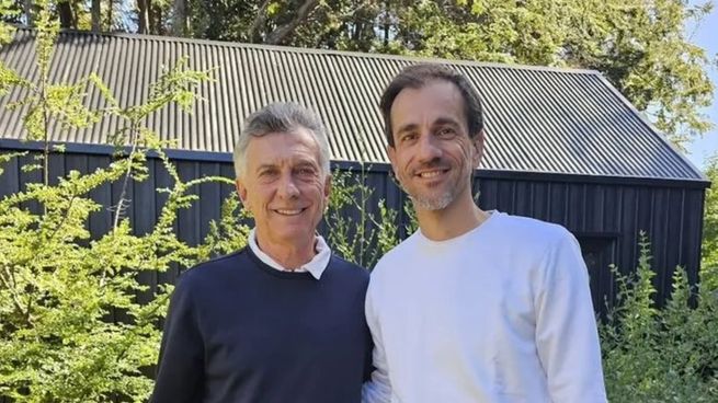 Pablo Petrecca, intendente de Junín, junto a Mauricio Macri.