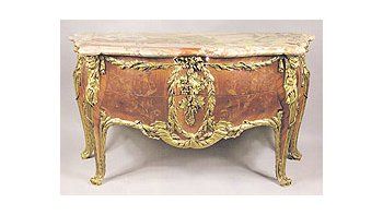 ámbito.com | La cómoda francesa de principios del siglo XX vendida en 140.000 dólares en una subastaen la que también se pujó intensamente por un conjunto de platería, entre otros objetos.