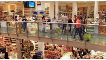 Pese a los avances, el informe consideró que la reactivación del consumo es muy lenta, especialmente si se tiene en cuenta que se compara contra un mes muy malo, como fue octubre del año pasado, cuando bajó 8,2% la cantidad de ventas.