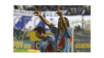 Arsenal ganó, sumó en la tabla de los promedios, y privó a Godoy Cruz de seguir como único escolta de Vélez.