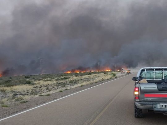 Incendios en Chubut: cortes de ruta y evacuación de vehículos en las zonas afectadas