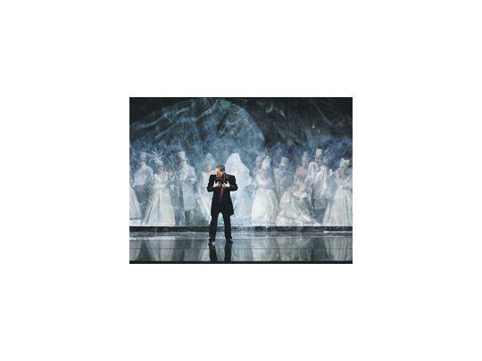 El «Onegin» del Argentino tiene un elenco impecable, una puesta con momentos de verdadera belleza y otros no tanto pero que siempre sorprende, y una solvente dirección musical de Stefan Lano.